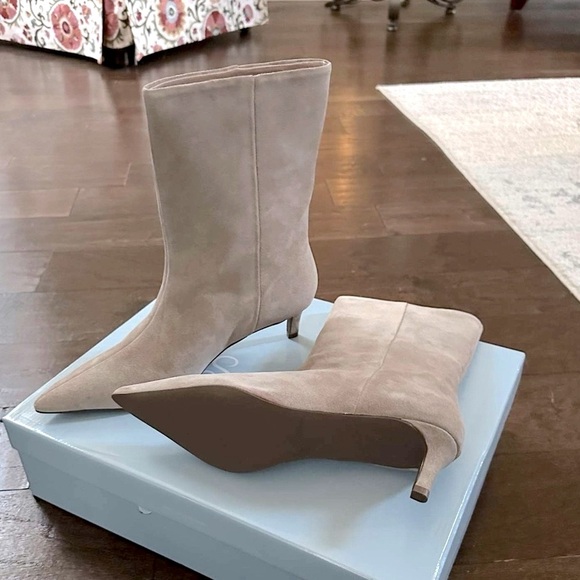 Seychelles- Faith Kitten Heel-Taupe suede-size 8New